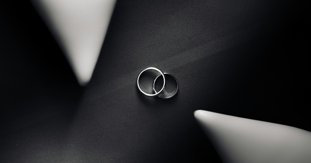 Beyond the Classic Band: Unique Stones and Settings for a One-of-a-Kind Wedding Ring