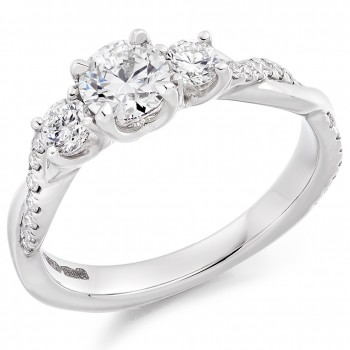 Platinum Three-stone GSi1 Diamond Twist ring