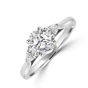 Platinum Oval and Pear DSi1 Diamond ring Platinum Oval and Pear DSi1 Diamond ring
