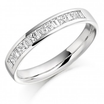 18ct White Gold Princess & Baguette Diamond Ring