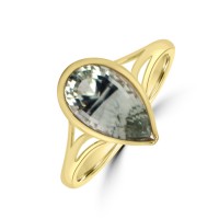 9ct Gold Green Garnet Pear cut Dress ring